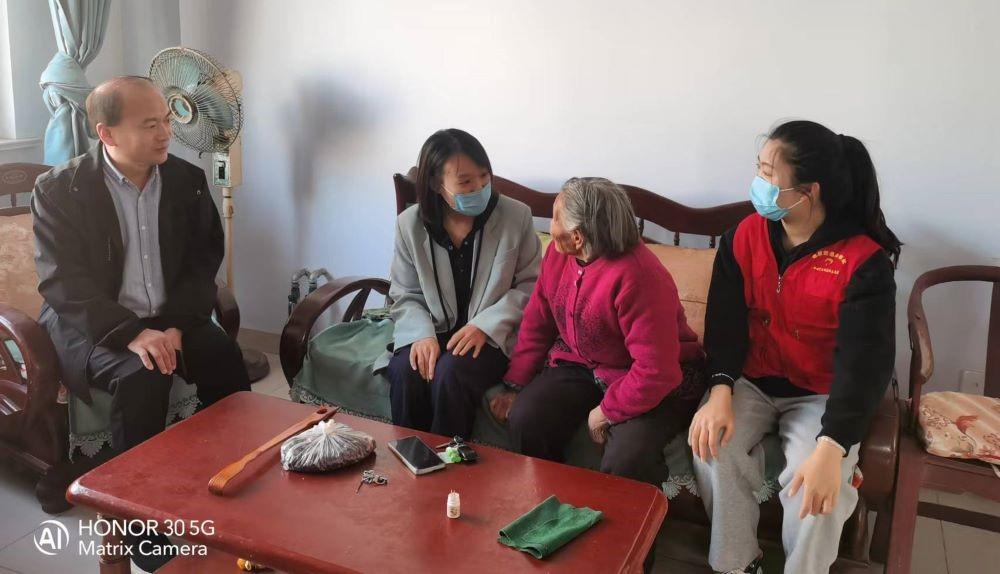 不忘老黨員，牢記新使命